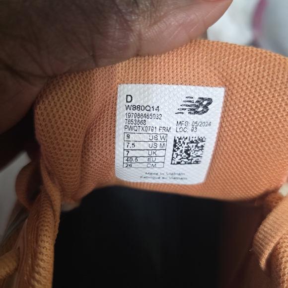 New Balance  Fresh Foam 880 Orange Sneaker Women Size 9D - Picture 11 of 11